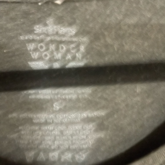 WONDER WOMAN -graphic T - Picture 2 of 2